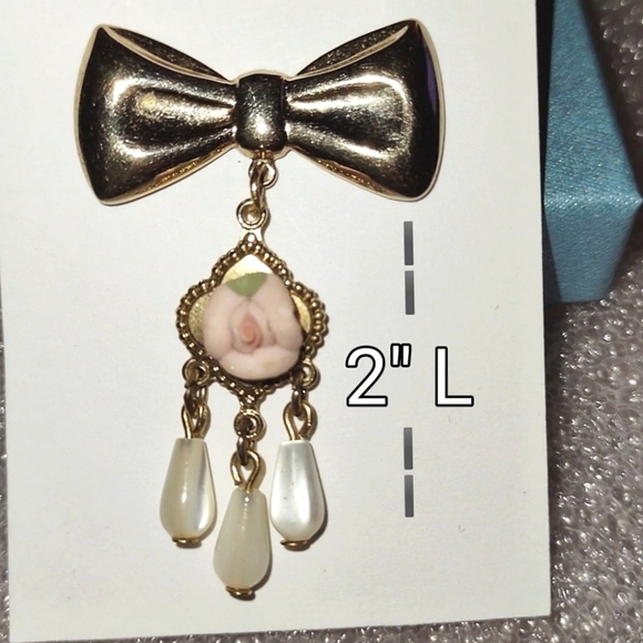 Gold Bow w/ Dangling Porcelain Flower Pin - Picture 7 of 8
